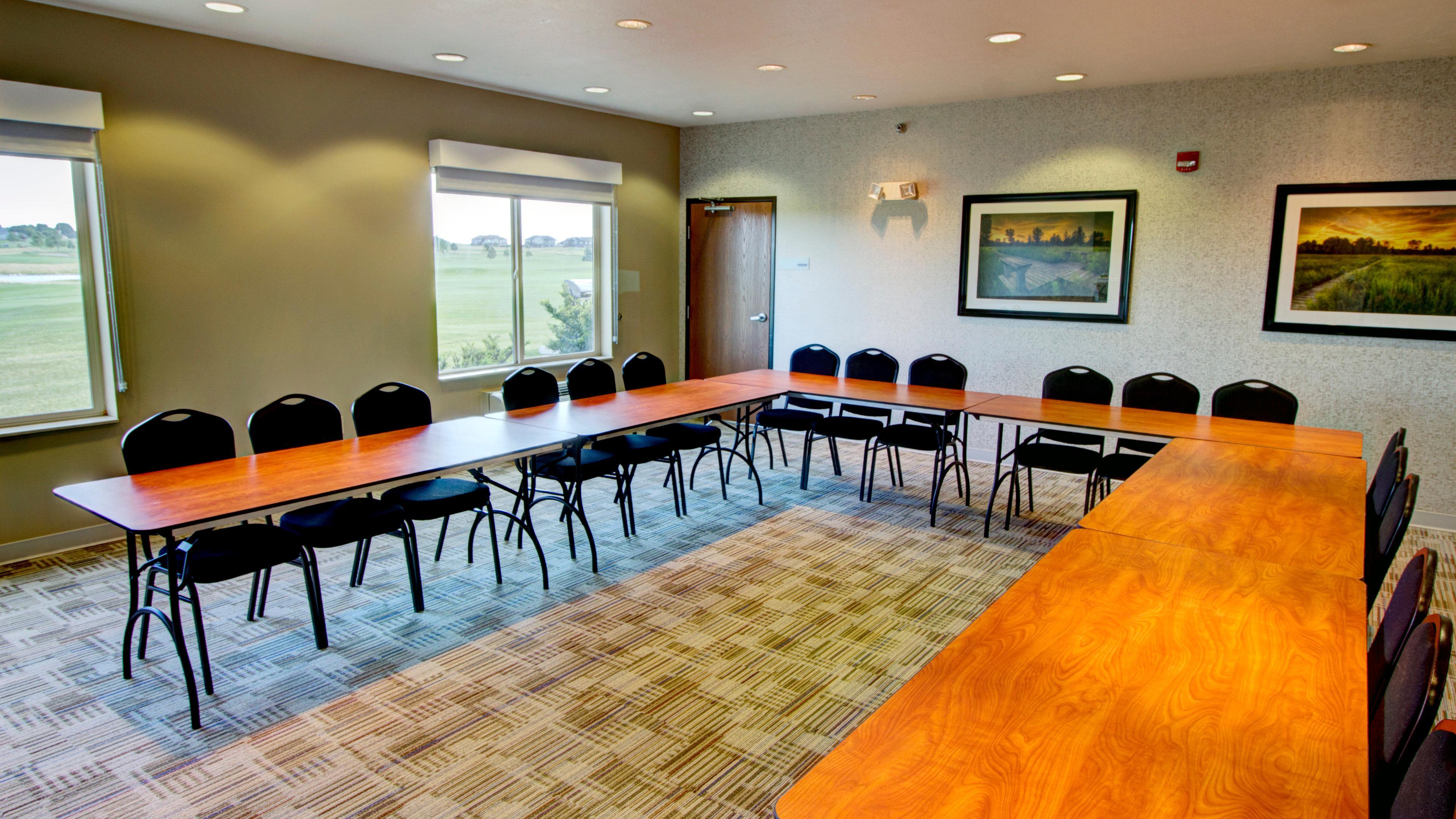Holiday Inn Express & Suites Sioux Center By Ihg Exterior photo