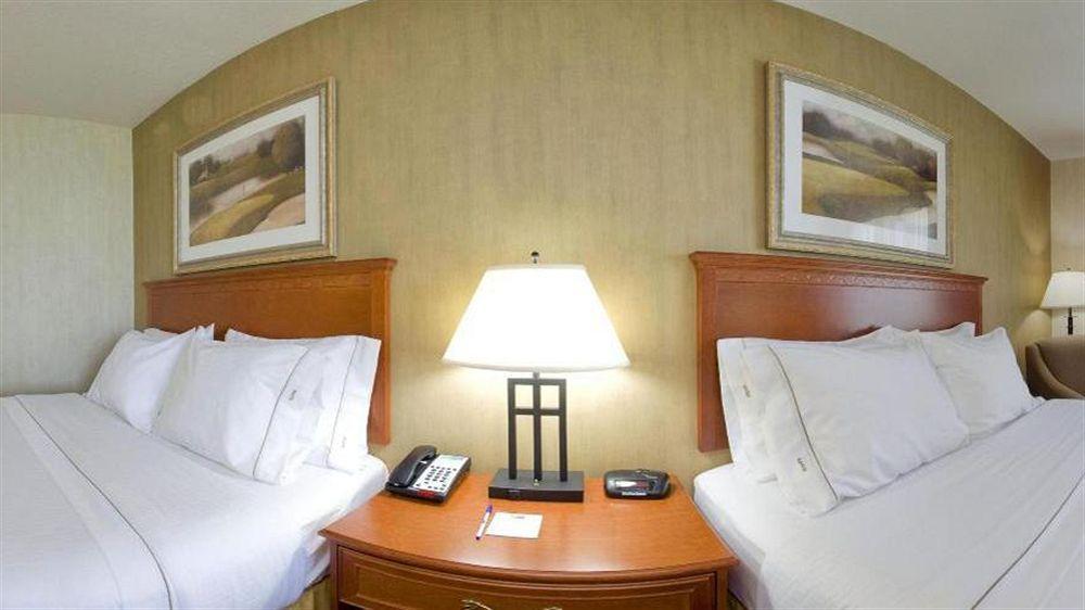 Holiday Inn Express & Suites Sioux Center By Ihg Exterior photo