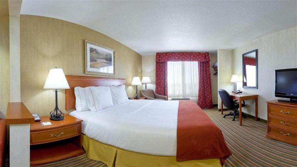 Holiday Inn Express & Suites Sioux Center By Ihg Exterior photo