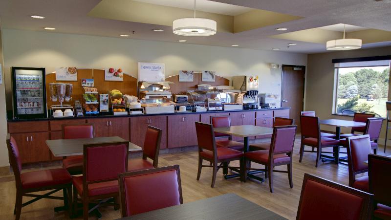 Holiday Inn Express & Suites Sioux Center By Ihg Exterior photo